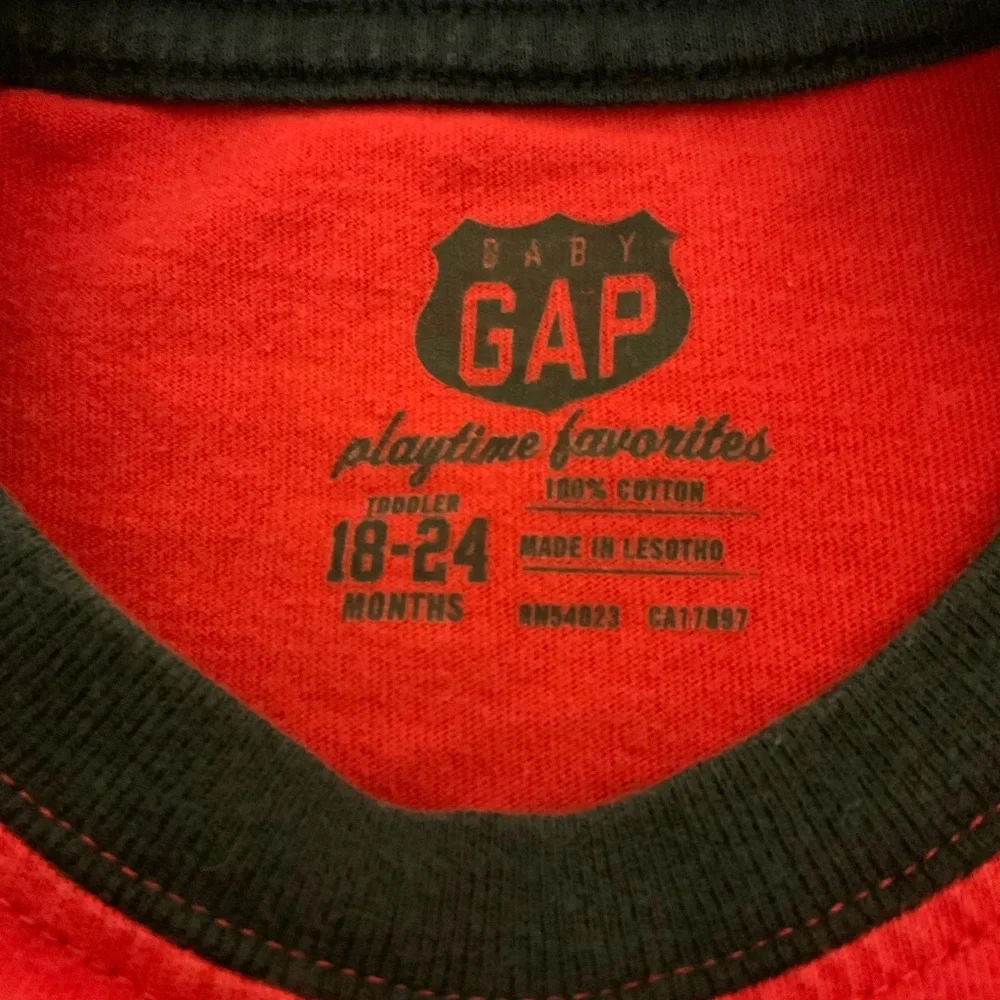EUC Baby Gap Red long Sleeves Tee With big Gap letters playtime Favorites